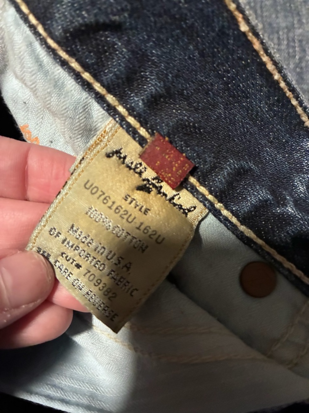 7 for all Mankind brand, size 27, 100% cotton, flare, distressed denim jeans - Picture 12 of 15